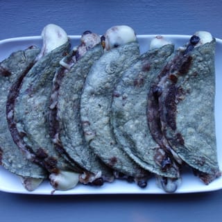 Party Pack Quesadillas (10 Pieces)