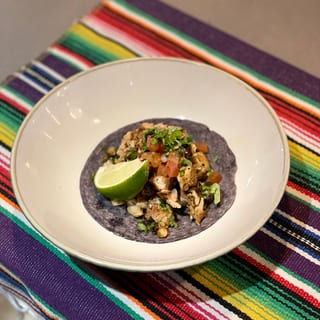 1\2 Tray Pollo Asado